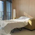 Stunning Apt In Prime Location 5 Star Amenities