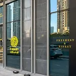 Stunning Apt In Prime Location 5 Star Amenities