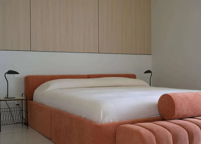 Stunning Apt In Prime Location 5 Star Amenities