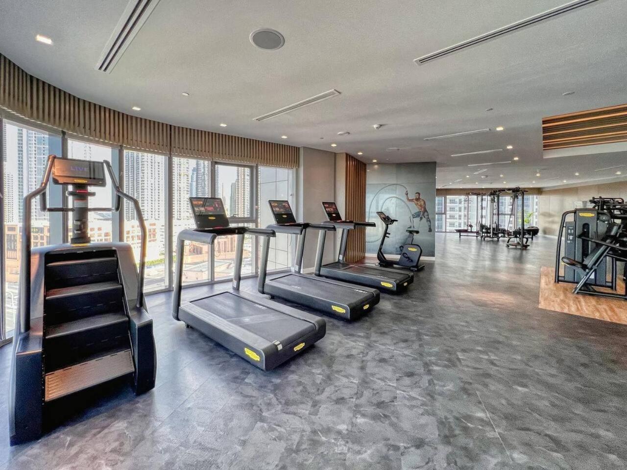 Stunning In Prime Location 5 Star Amenities